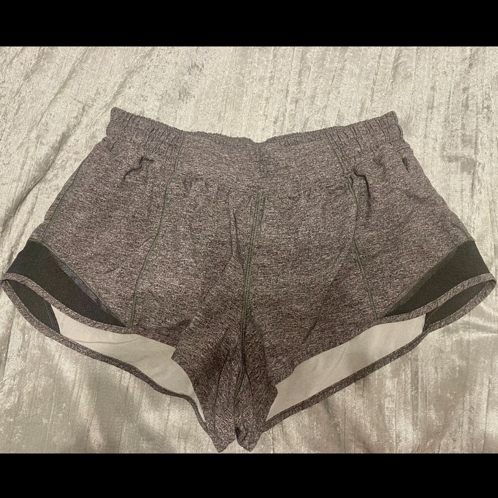 Lululemon Hotty Hot Shorts 2.5” Size 10